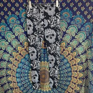 Just Cozy NWOT skull leggings